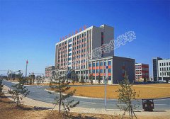 在甘肃初中毕业上5年制大专就读那个学校比较好？