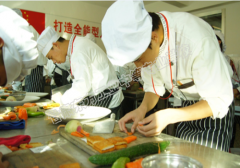 男孩子初中毕业未考上高中学厨师好不好？