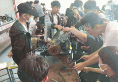 甘肃中专学校的电力机车运用机车运用于检修专业怎么样？