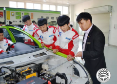 男生初中毕业学啥技术好？