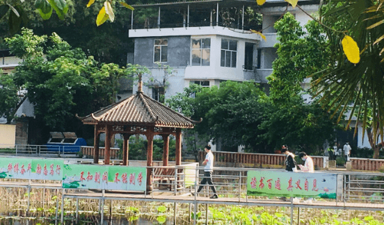 重庆人文艺术职业学校