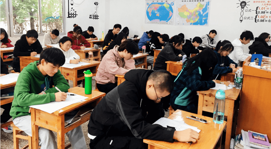 重庆人文艺术职业学校