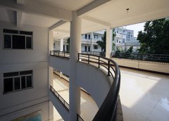 重庆经济贸易学校