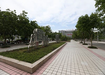 2025重庆龙门浩职业中学校多少钱 重庆龙门浩职业中学校各专业学费收费标准