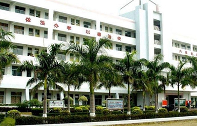 2025年学护理专业黔东南哪个学校好